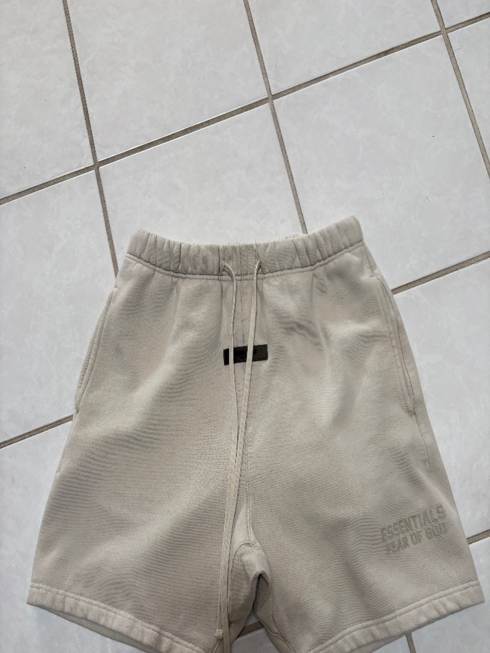 Essentials Fear of God Classic Sweatshort - Picture 7 of 8
